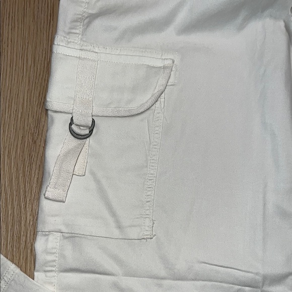 NWT - American Eagle Outfitters Light Beige Cargo Pants - Picture 3 of 13